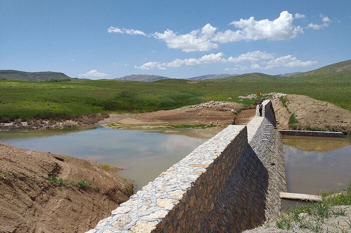 کنترل سالانه ۷۰۰ هزار تن رسوب با اجرای طرح‌های آبخیزداری در همدان 