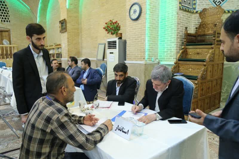 میز خدمت استاندار فارس در روز عید غدیر