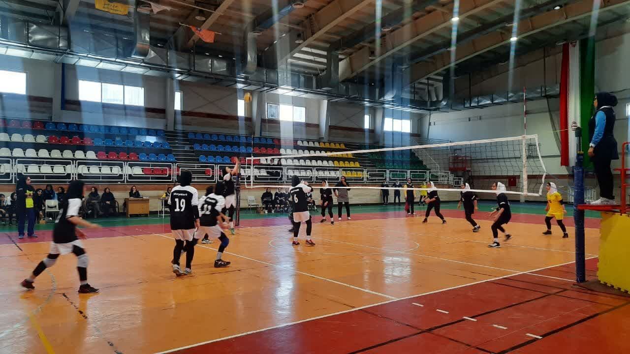 آغاز مسابقات والیبال بانوان در زنجان