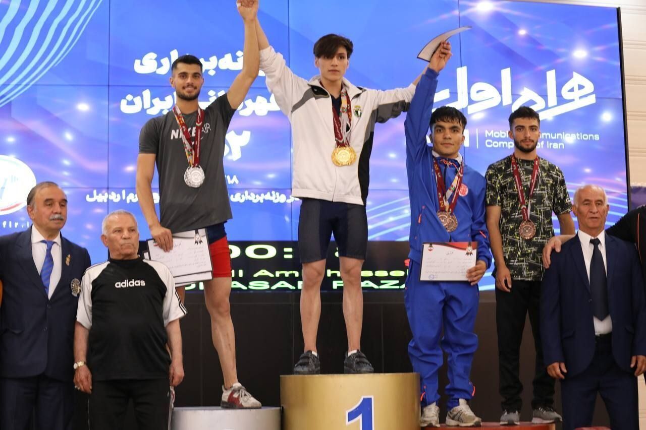 دعوت وزنه‌بردار رکوردشکن مهابادی به اردوی تیم ملی
