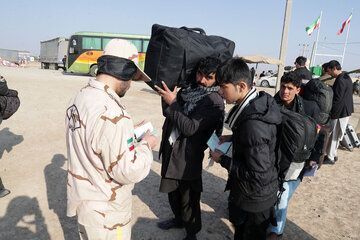 بازگردانده شدن ۹۰ هزار تبعه افغانستانی به کشورشان