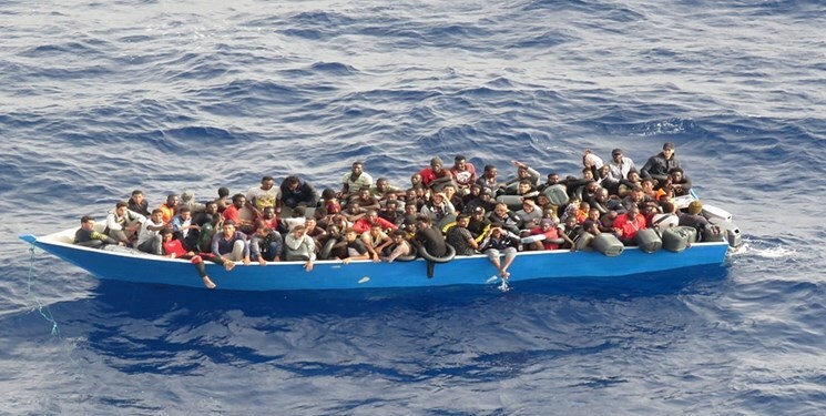 ناپدید شدن ۴۰ نفر بر اثر غرق شدن قایق مهاجران غیرقانونی در لامپدوسا
