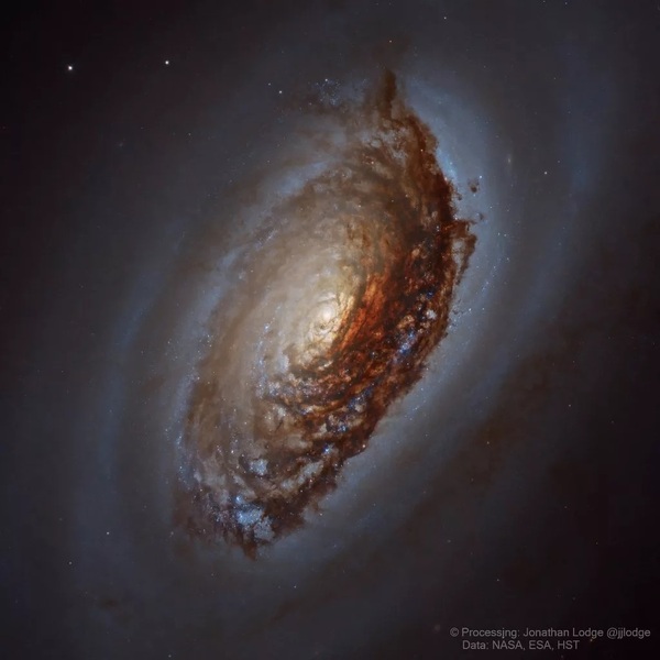  نمای نزدیک از کهکشان «سیه‌چشم»