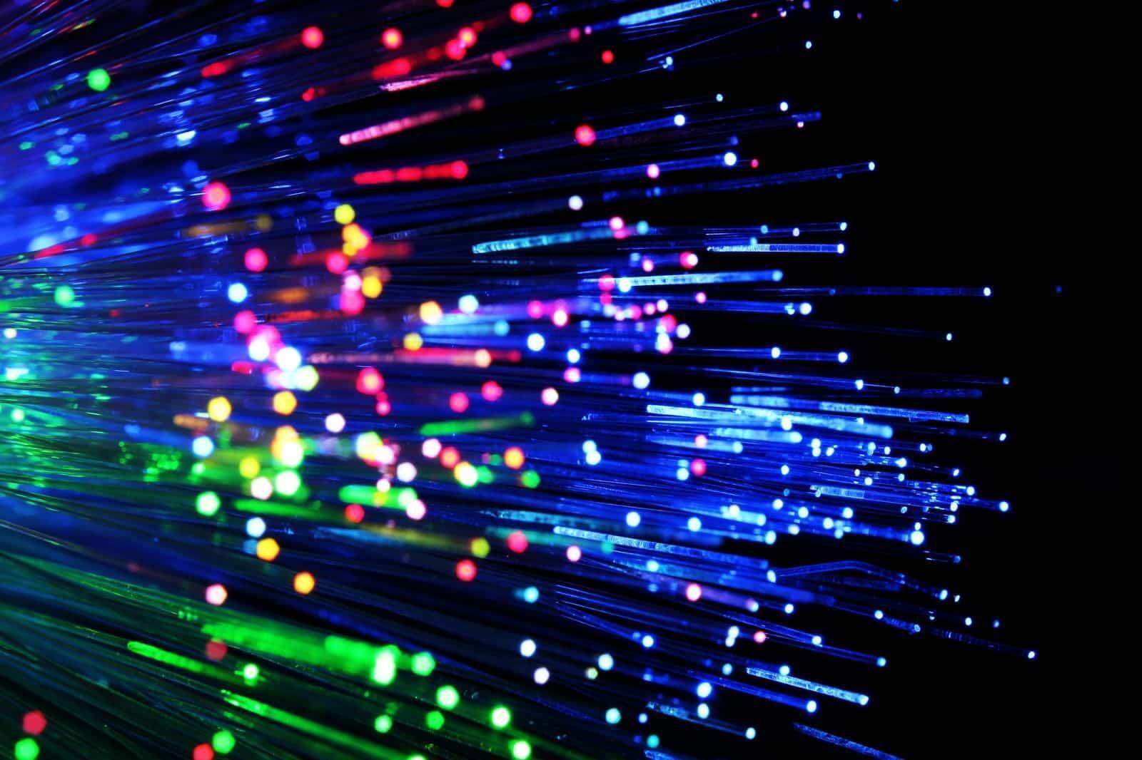 اجرای طرح ملی توسعه شبکه فیبر نوری در آباده