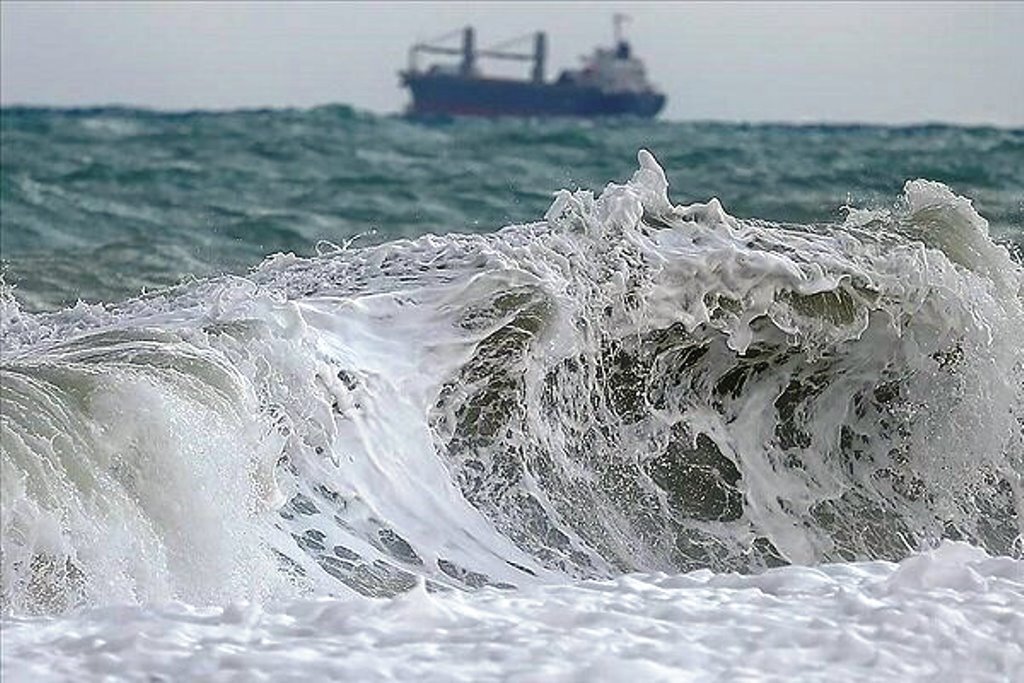 وزش باد نسبتاً شدید درمناطق دریایی هرمزگان، ۷ تیر