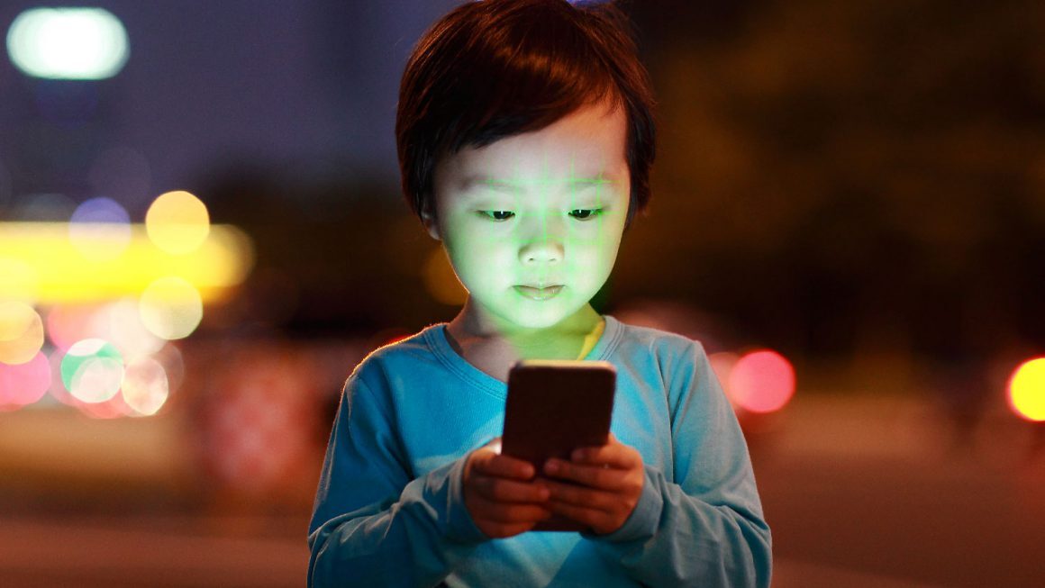 محدودیت کودکان چینی در استفاده از موبایل