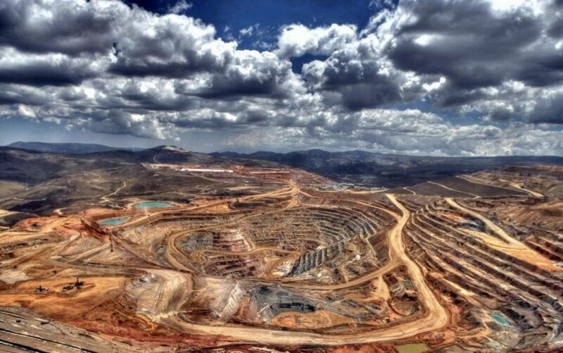 بهره برداری از ۲ میلیارد دلار طرح معدنی ایمیدرو تا پایان امسال