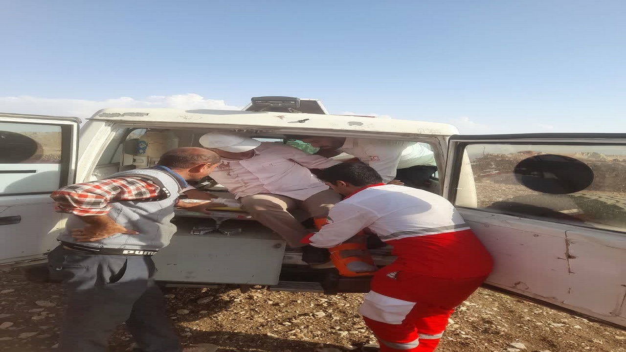 نجات چوپان مصدوم در ارتفاعات آکوجان