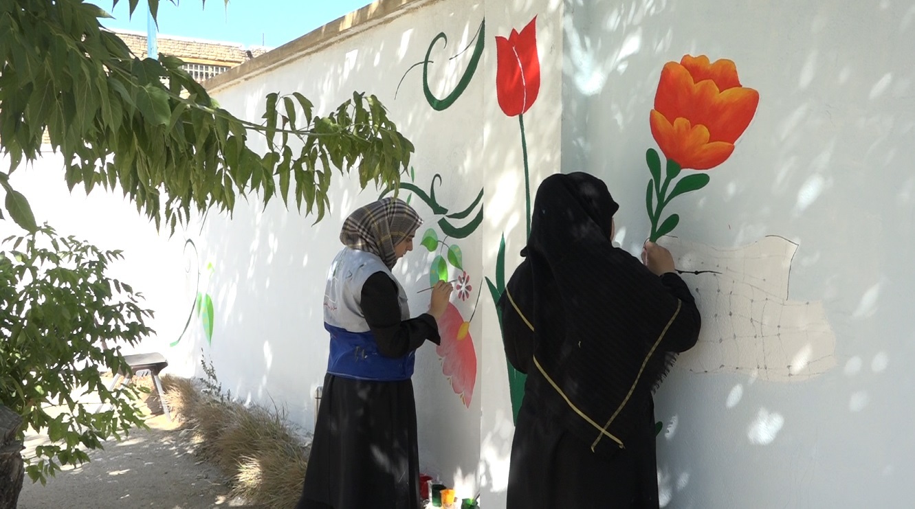 رنگ آمیزی مدارس در گروه جهادی همدان