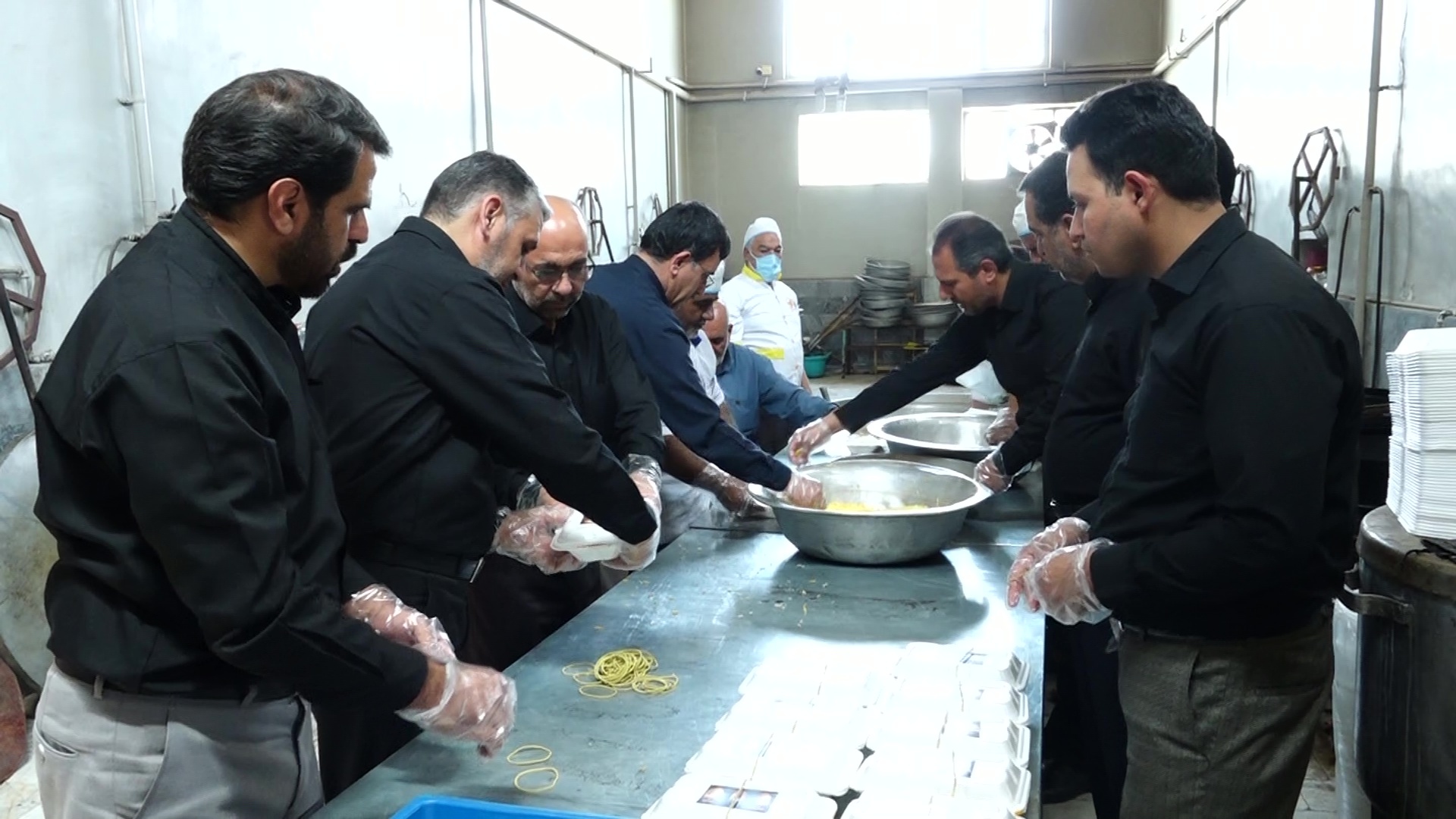 توزیع ۴۲ هزار وعده غذایی در پویش احسان و اطعام حسینی