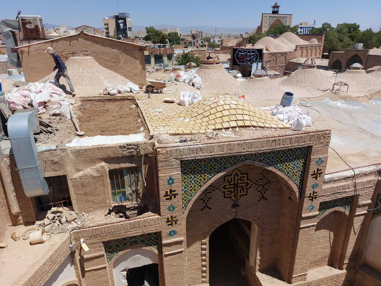 آغاز مرمت بام مسجد جامع سمنان