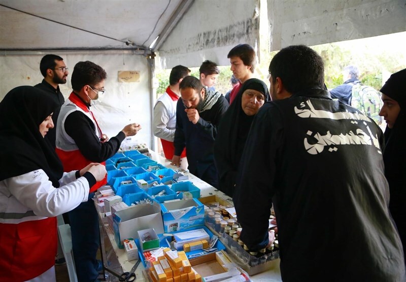 خدمات رسانی پزشکان داوطلب به زوار اربعین در مرز شلمچه