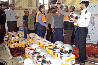 برگزاری دوره آموزشی و اهداء ۳۰۰ کلاه ایمنی در استان کرمانشاه