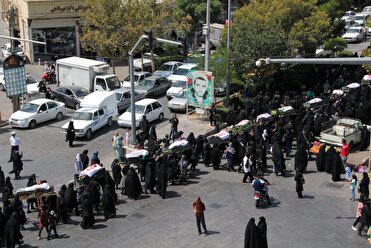 برگزاری مراسم نمادین خاکسپاری شهدای کربلا در قزوین 