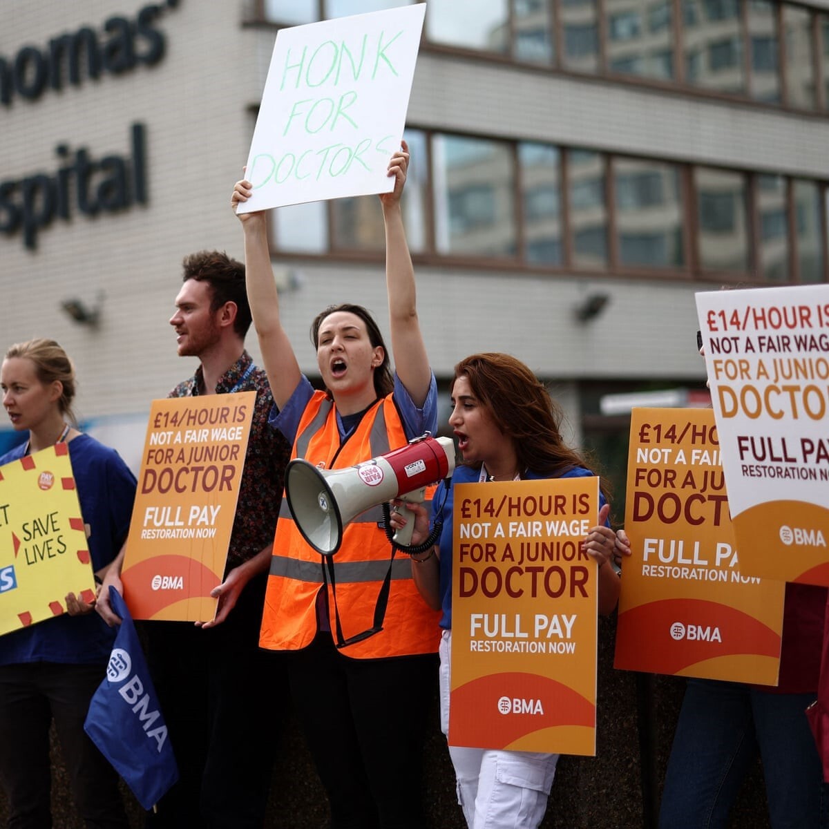 نخستین بار، اعتصاب همزمان پزشکان عمومی و متخصص در انگلیس