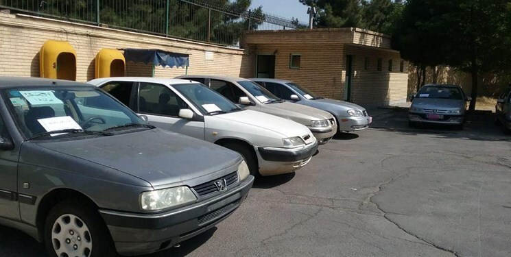 کشف ۵ خودروی مسروقه در خرم آباد