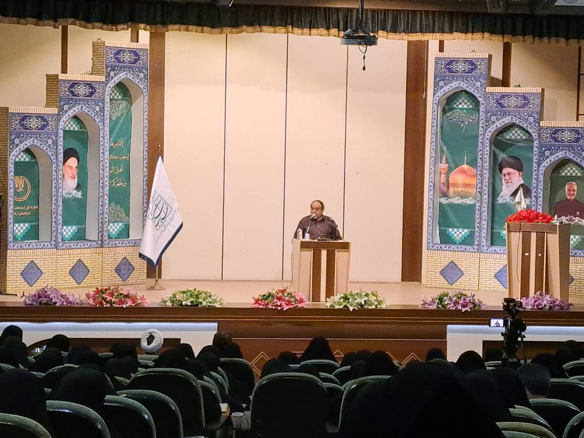 برگزاری نشست بانوان پیشرو در جهاد تبیین در مشهد