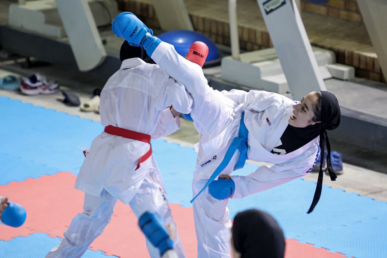 تمرین مشترک تیم ملی کاراته بانوان با قهرمانان کاراته وان