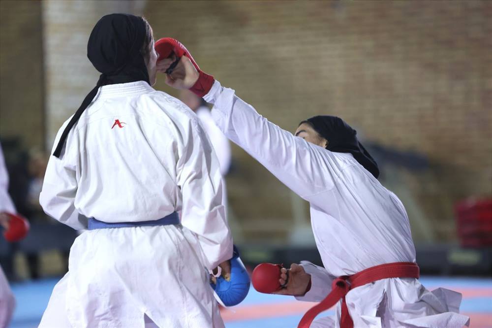 مرودشتی‌ها قهرمان مسابقات کاراته بانوان فارس شدند