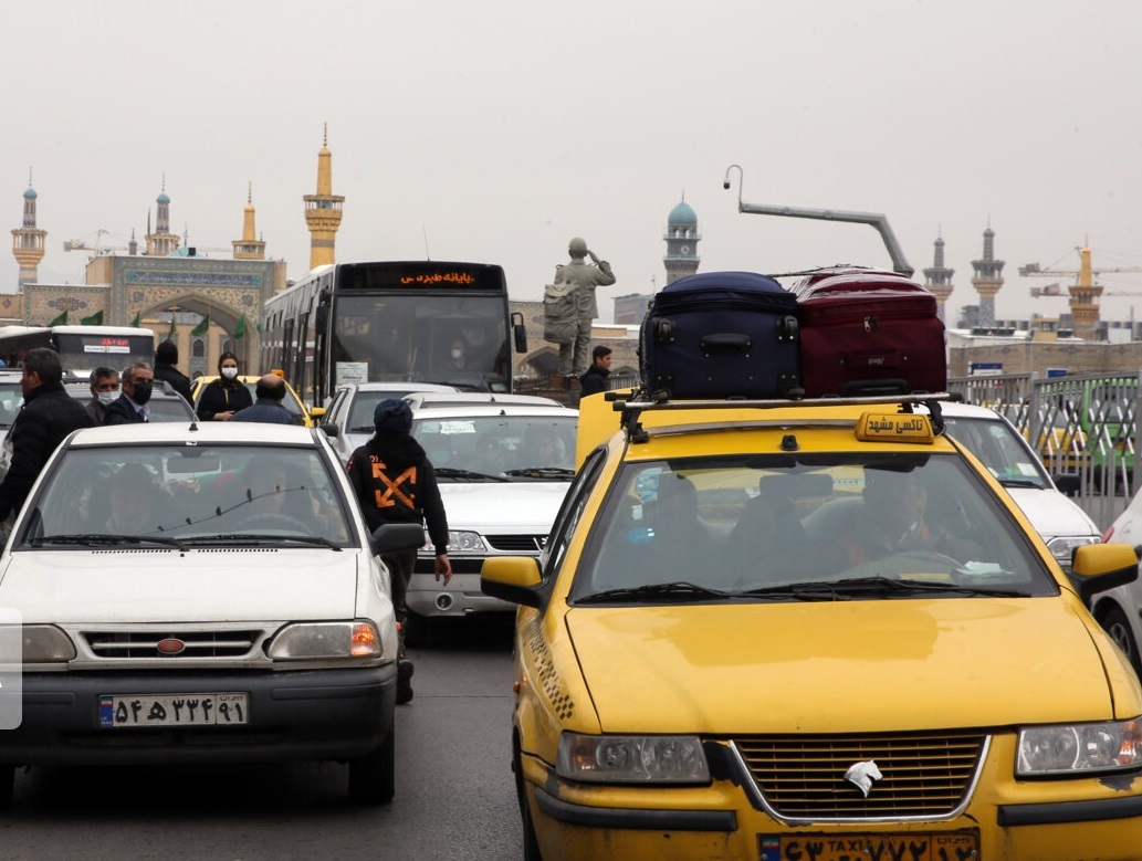 تراکم بالای ترافیک خودرو‌ها در جاده مشهد- نیشابور- سبزوار
