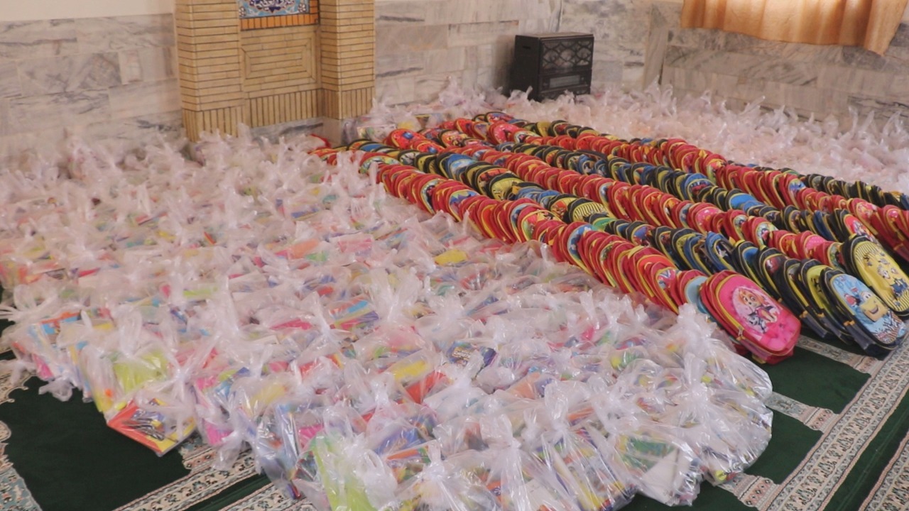 توزیع بیش از 1500 بسته لوازم کمک آموزشی در فیروزه