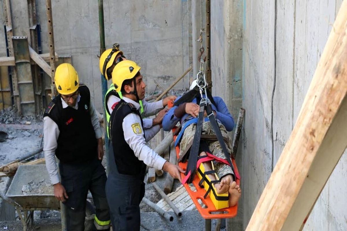 جان باختن کارگری در پی سقوط از ساختمان در دست ساخت در مشهد