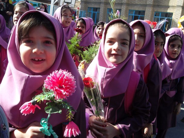 نواخته شدن زنگ جشن شکوفه ها و جوانه ها در اصفهان