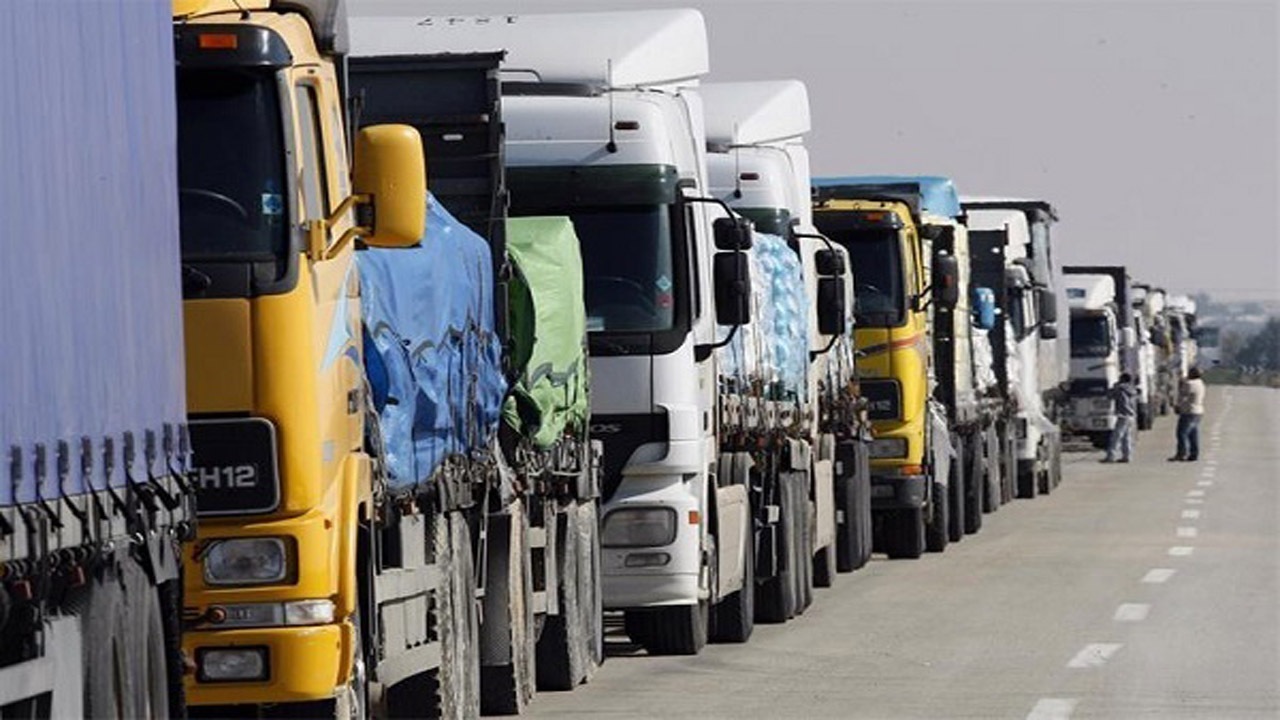 ۱۰۲ کامیون از بوشهر داوطلب انتقال تجهیزات موکب‌های اربعین به عراق