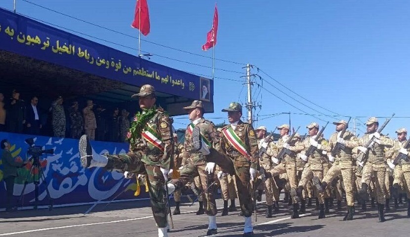 رژه نیرو‌های مسلح در مشهد