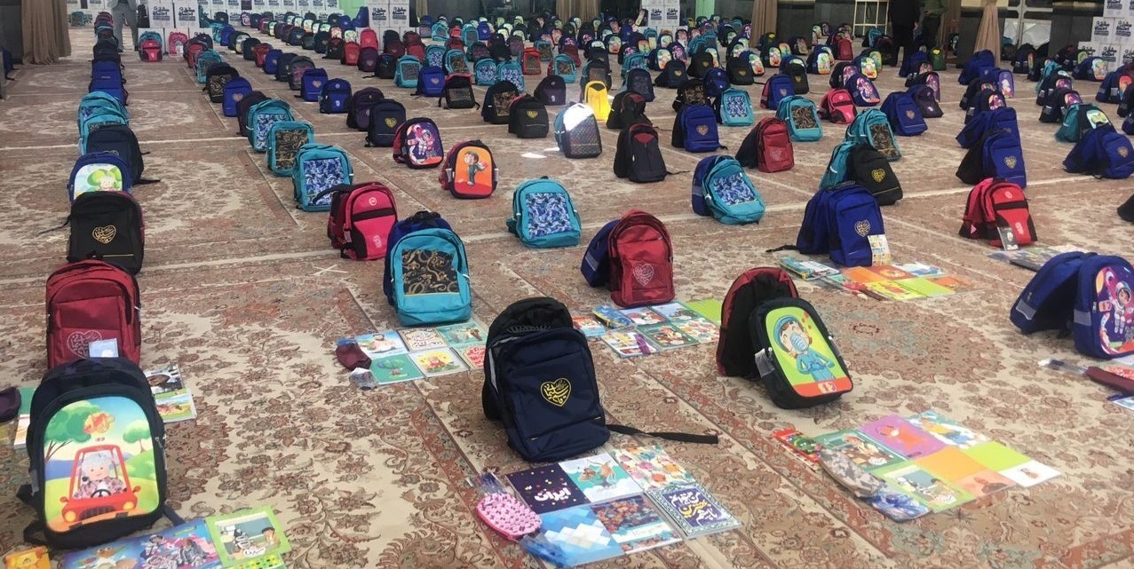 اهدای ۴۰۰ بسته ملزومات مدرسه به دانش آموزان نیازمند دزفول