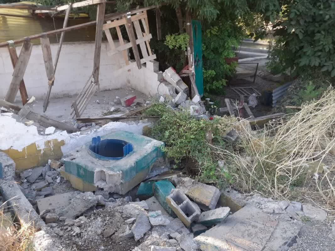 تخریب یک ساخت و ساز غیرمجاز در اسدآباد