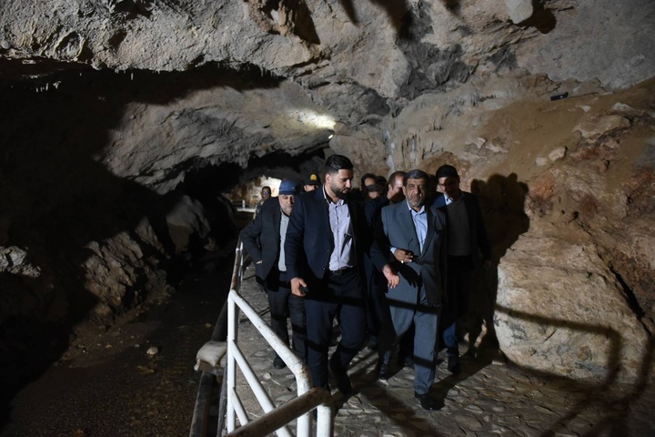 بازدید وزیر میراث‌فرهنگی از غار قوری قلعه کرمانشاه