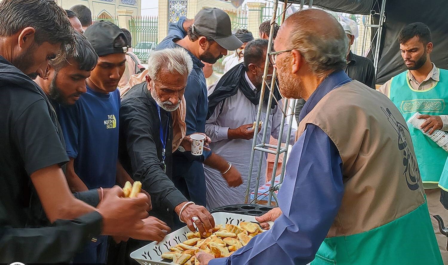 موکب امام رضایی مرز دوغارون، میزبان زائران افغانستانی اربعین