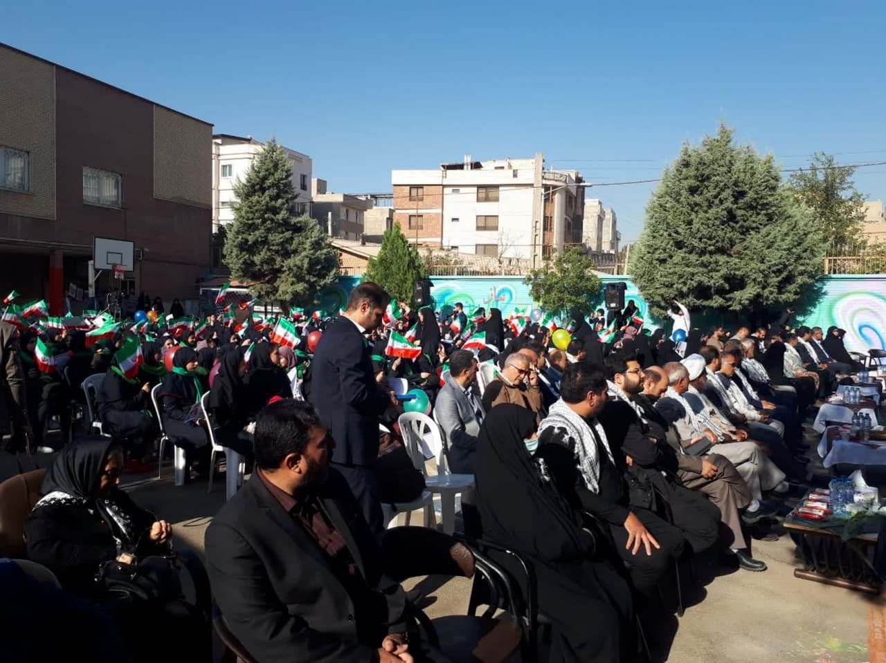 نواخته شدن زنگ «مهر، ایثار و مقاومت» در دو هزار مدرسه قزوین