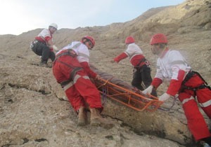 نجات کوهنورد گرفتار در کوه شیراز شهرستان سامان