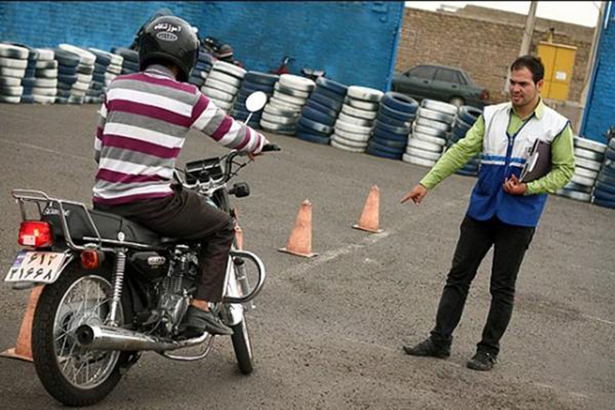 اجرای طرح اعطای گواهینامه آسان به راکبان موتور سیکلت در همدان
