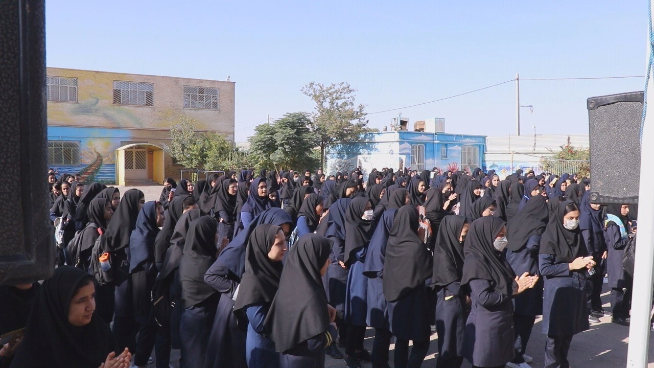 برگزاری مراسم جشن عاطفه در مدارس فیروزه