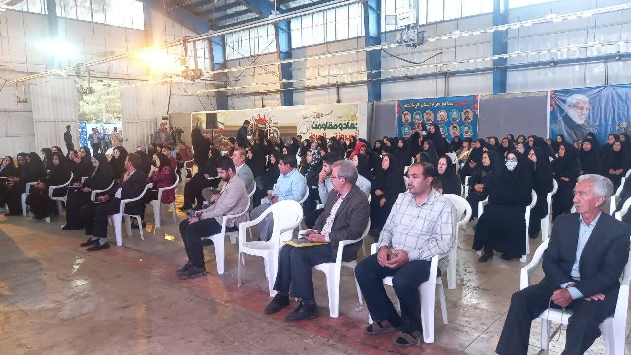 برگزاری محفل شعر آسمان اقتدار در کرمانشاه