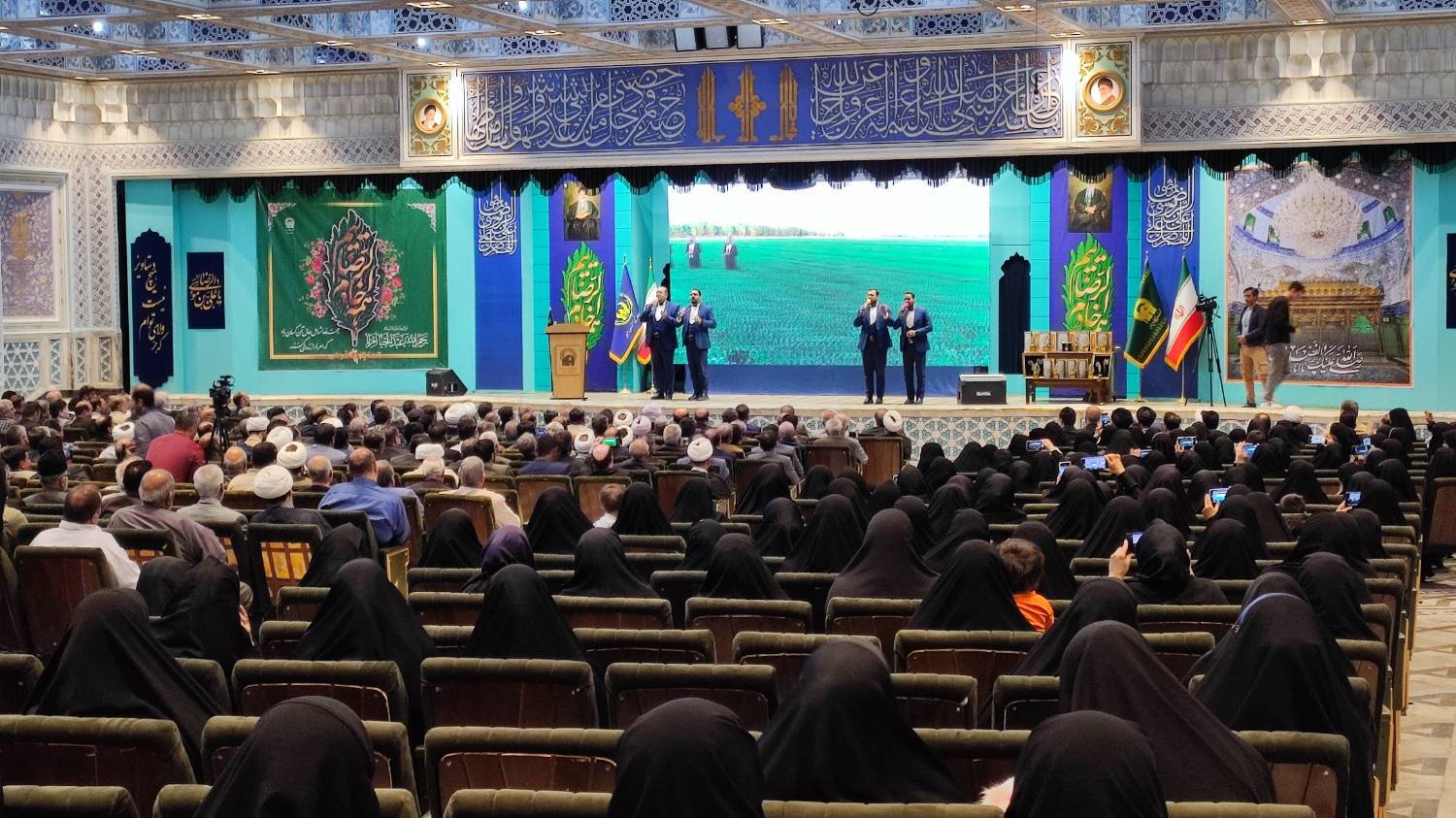 جشنواره تجلیل از تشکل‌های مردمی و موسسات خیریه در مشهد