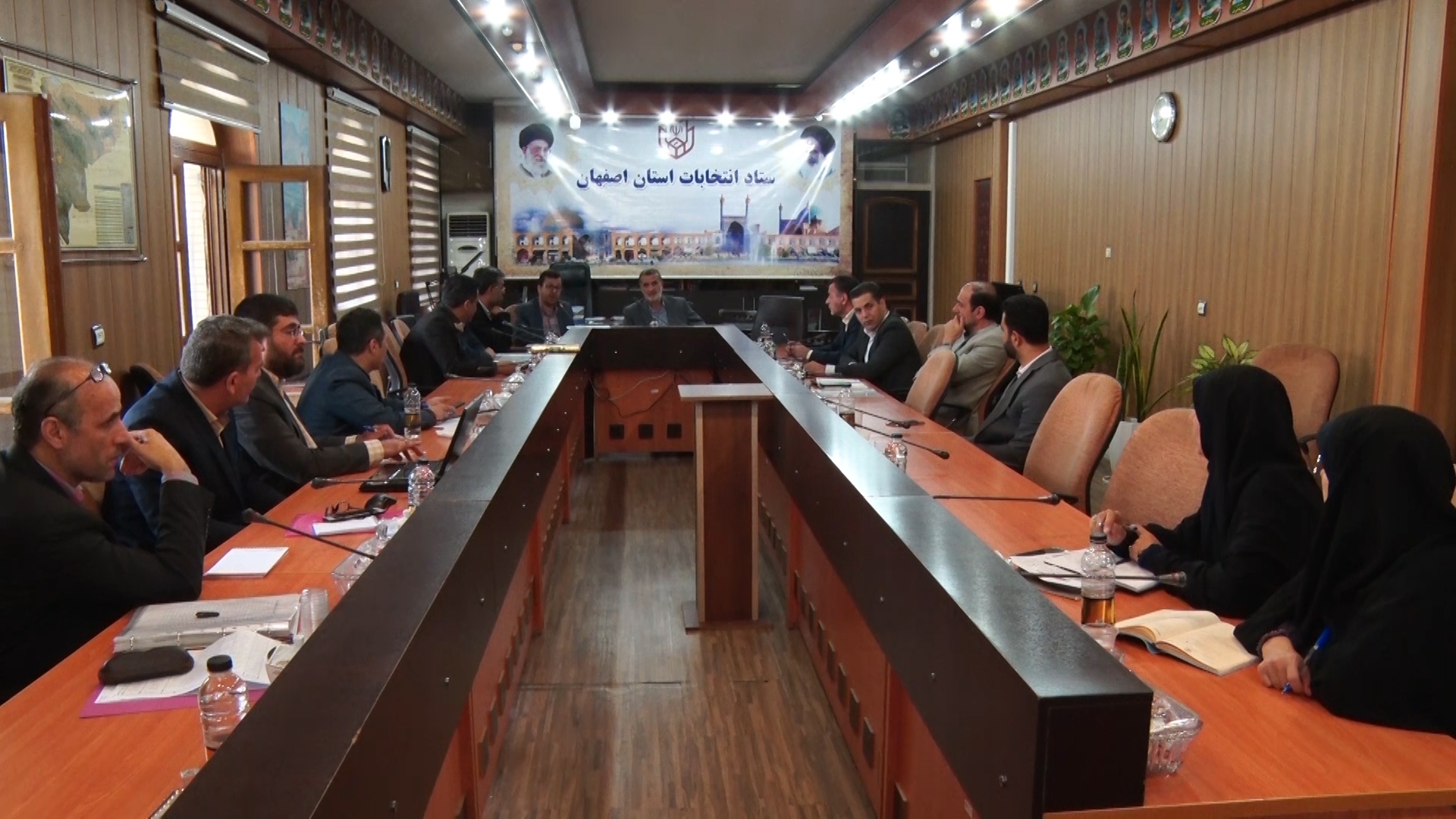 تشکیل کمیته‌های ۹ گانه در شهرستان آران و بیدگل