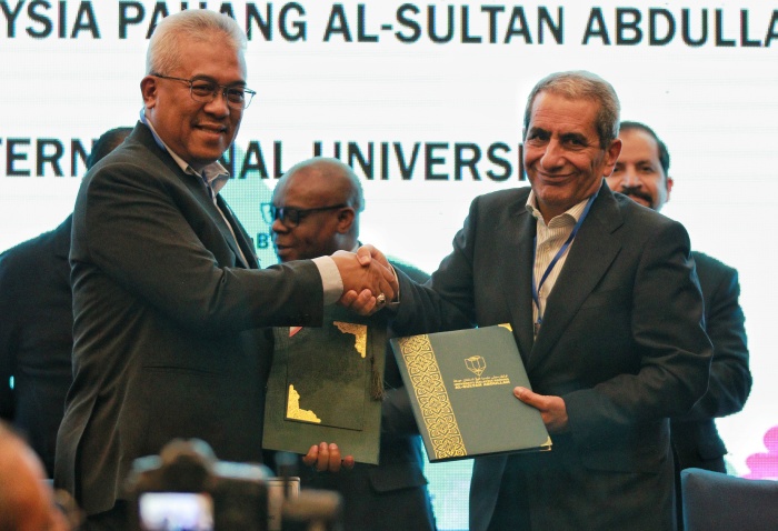 انعقاد تفاهم نامه همکاری بین دانشگاه بین‌المللی D-۸ و مالزی