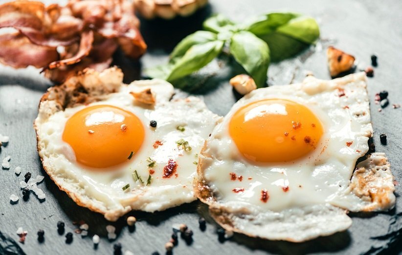 ۱۳ فایده‌ی بی‌نظیر مصرف روزانه‌ی تخم‌مرغ برای سلامتی بدن