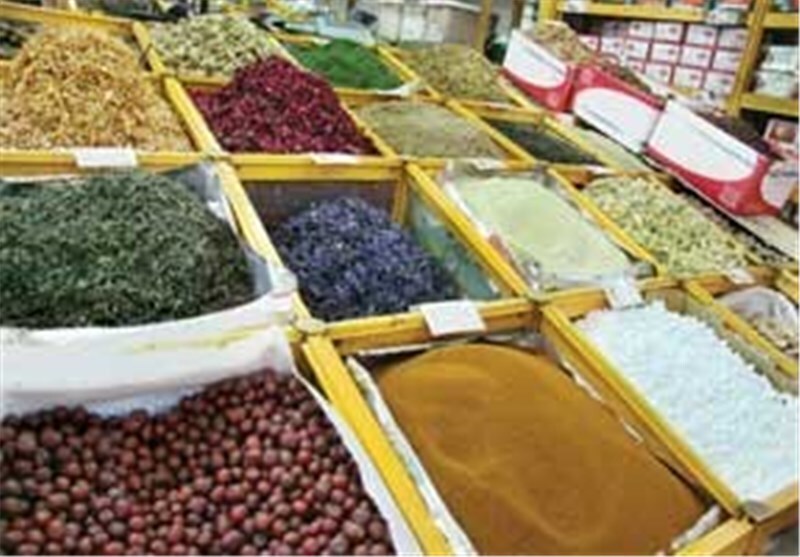 رونق بازار گیاهان دارویی و فراورده‌های آن در روستا آباد