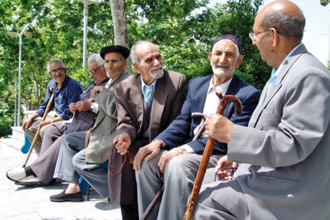وجود 242 هزار و ۶۰۶ سالمند ساکن در استان همدان
