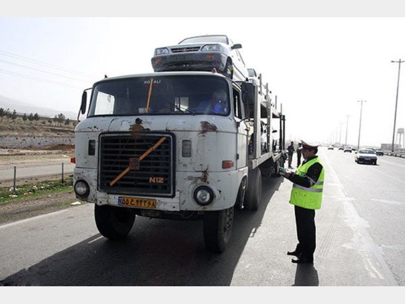 ممنوعیت تردد کامیون‌ها و کامیونت‌ها تا ساعت ۲۴ امروز ادامه دارد