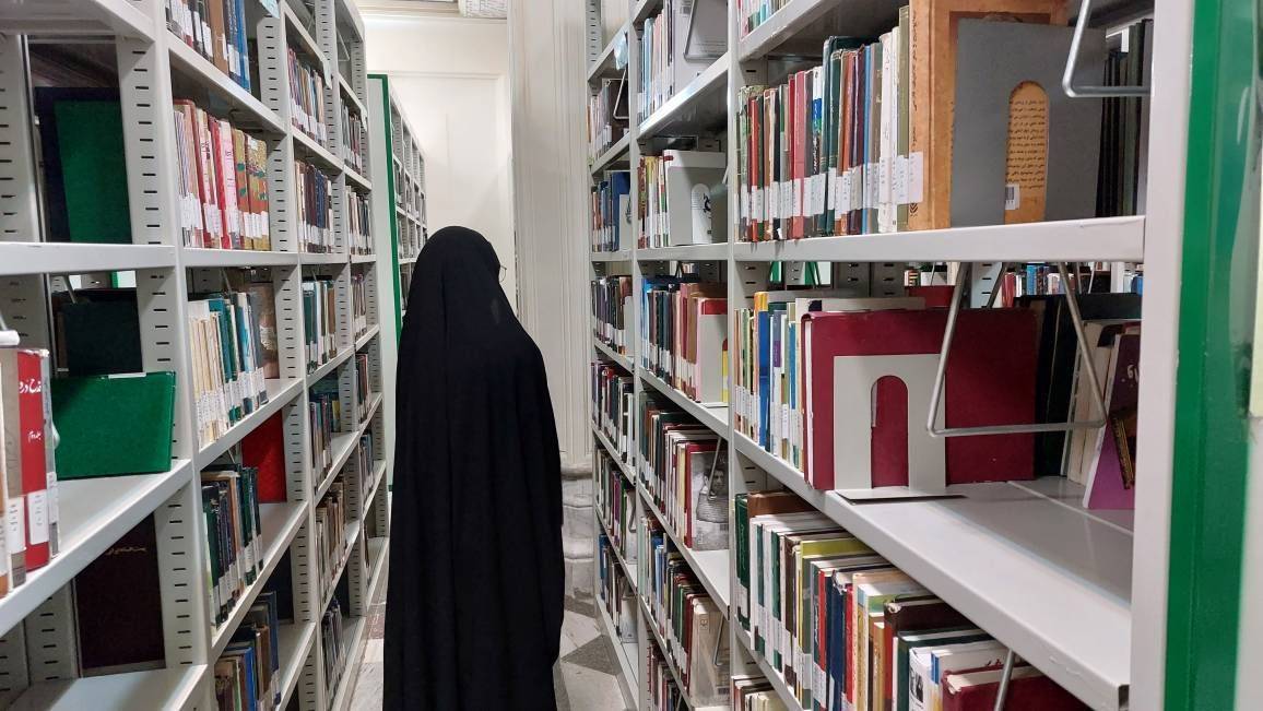 نگهداری ۱۵۰۰ عنوان کتاب با موضوع حافظ شیرازی در کتابخانه حرم رضوی