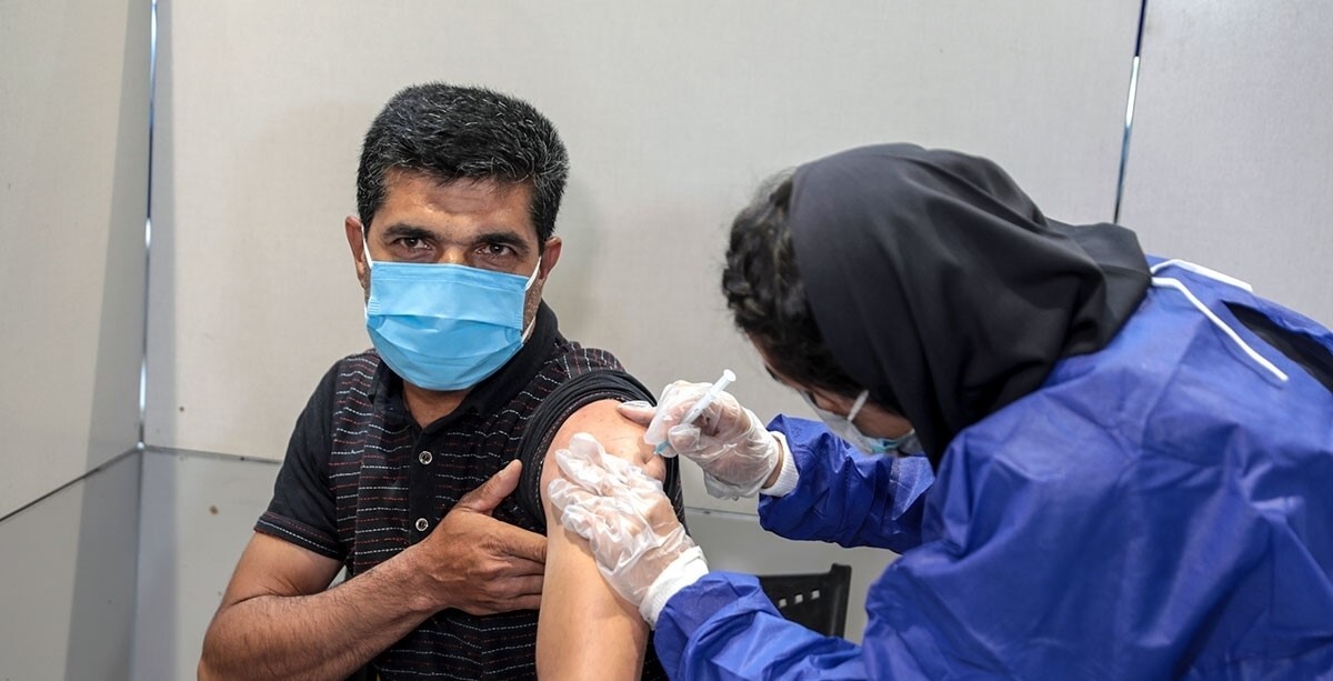عرضه رایگان واکسن کرونا و آنفلوآنزا در شبکه‌های بهداشت در مشهد