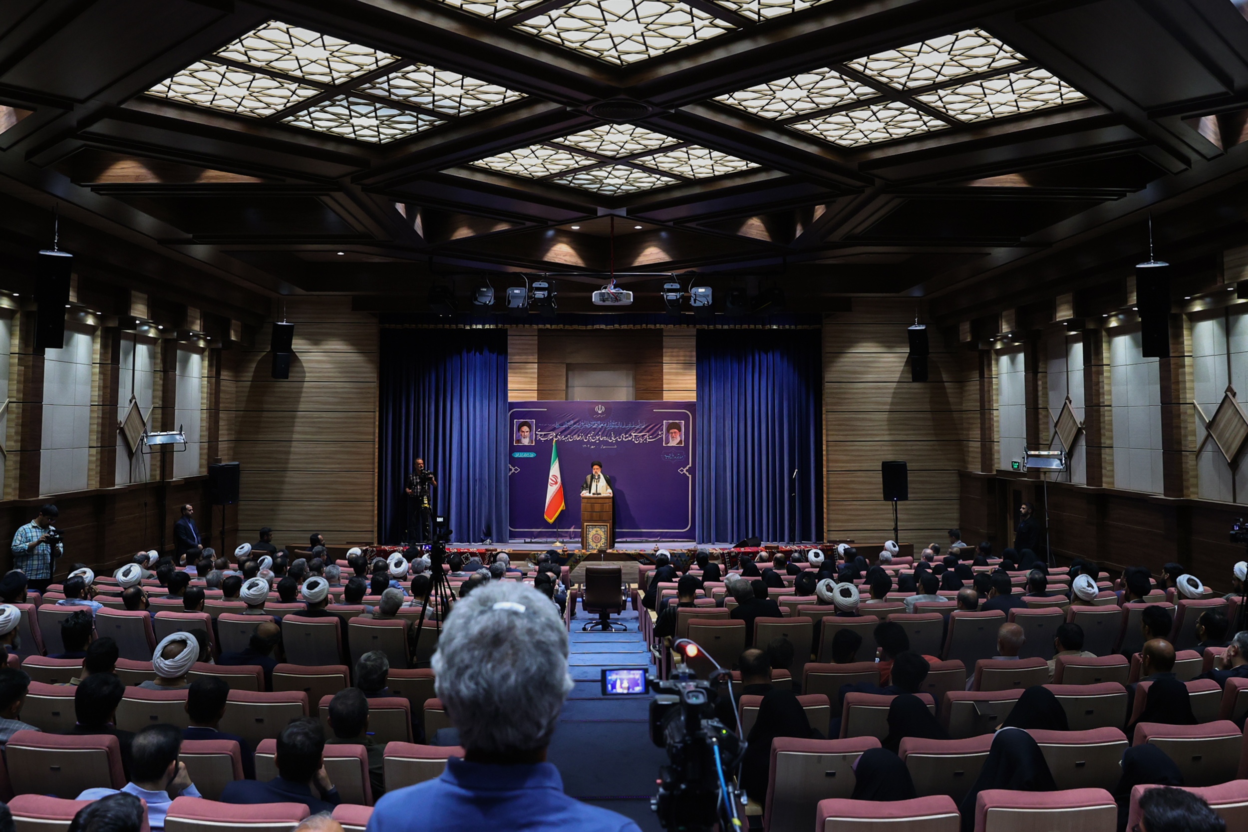 نخبگان موتور محرکه و پیشران پیشرفت کشور هستند