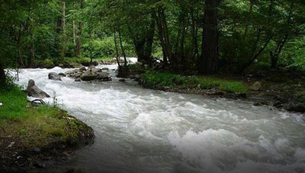 گردشگران در حاشیه رودخانه های البرز توقف نکنند