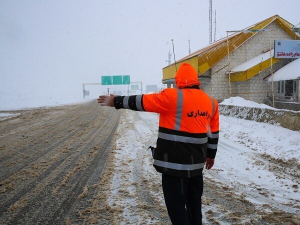 جاده های آذربایجان‌غربی برای فصل زمستان آماده می شوند